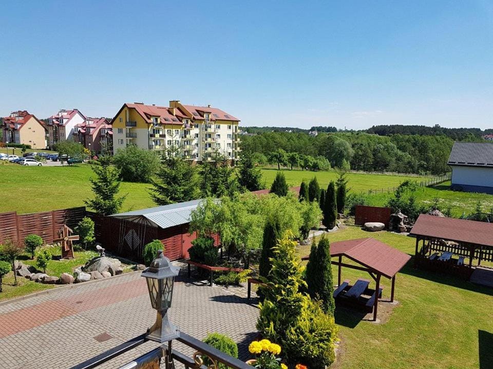 Spring, Day, Neighbourhood, Natural landscape, Garden, Garden view, Inner courtyard view
