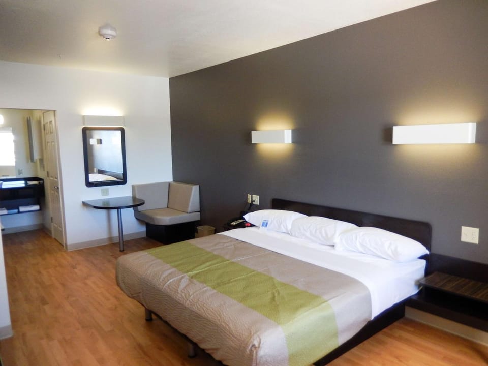 Photo of the whole room, Seating area, On site