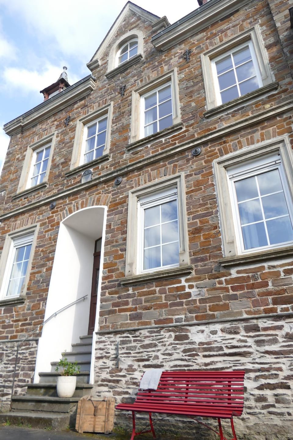 Facade/entrance