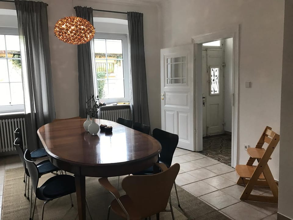Herrenhaus - Weingut Freiherr v. Landenberg House in Ediger-Eller
