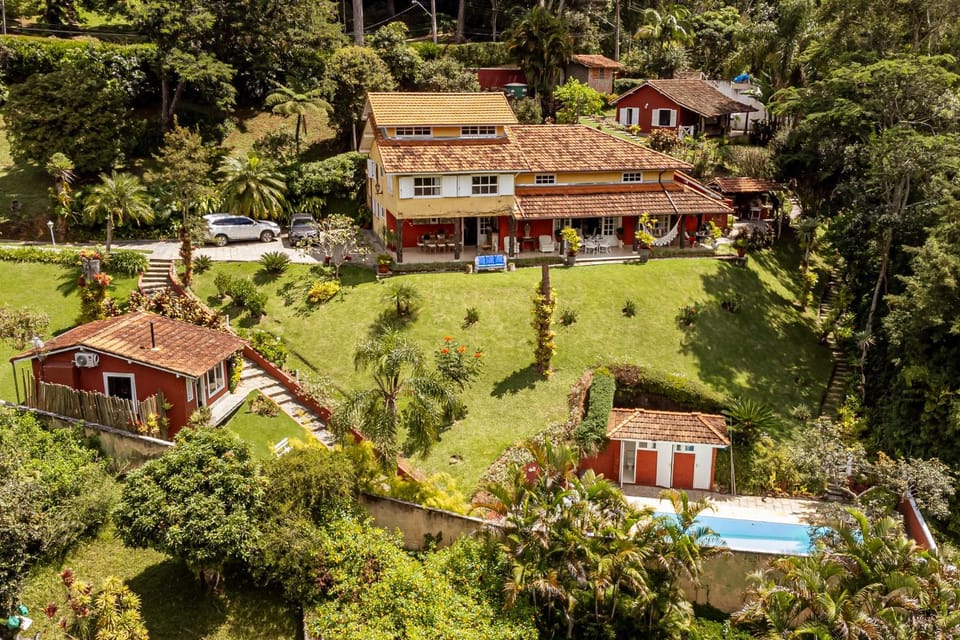 Property building, Bird's eye view, Garden, Garden view, Pool view, Swimming pool, Parking