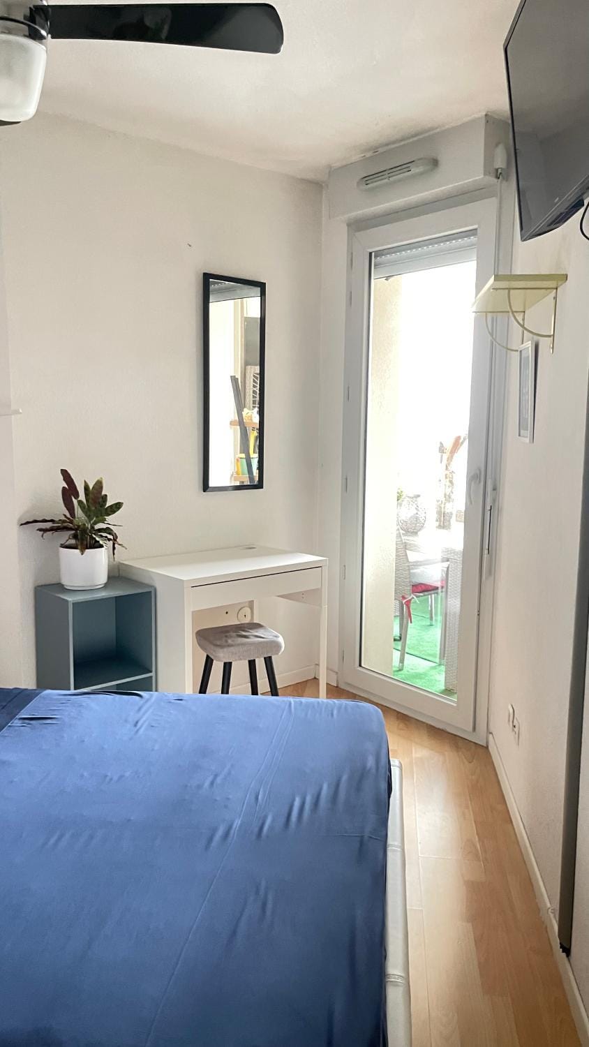 L Oasis studio proche hôpital et aéroport Piscine Parking &Netflix Apartment in Toulouse