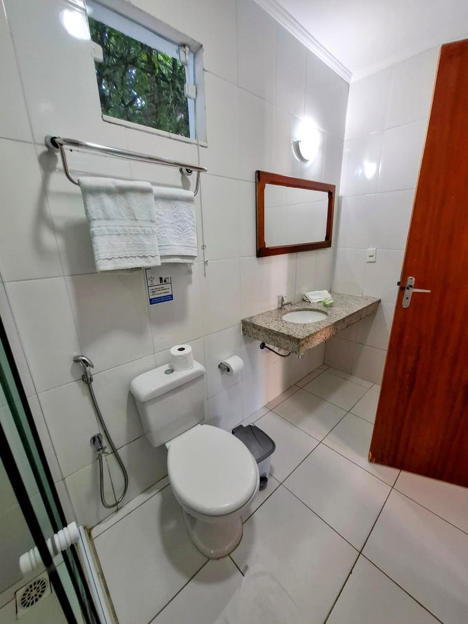 Shower, Toilet, Bathroom, bidet, towels