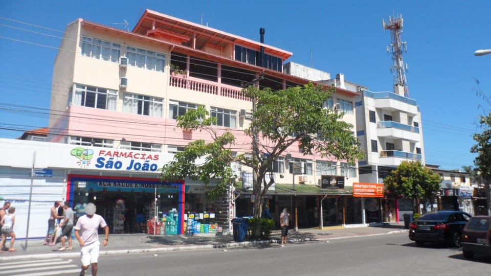 Facade/entrance, Neighbourhood