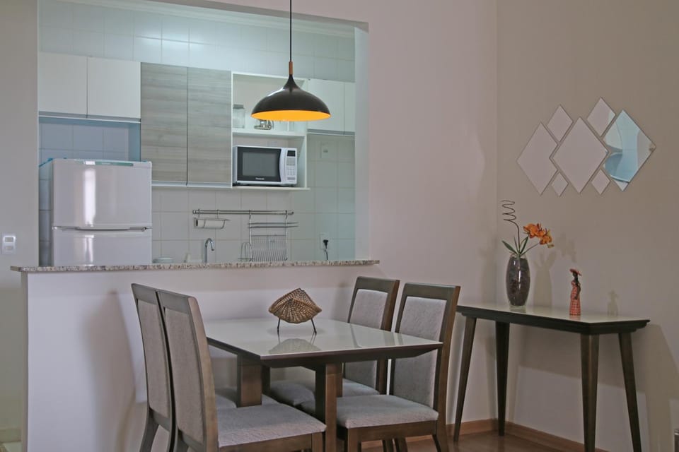 Coffee/tea facilities, Kitchen or kitchenette, Dining area