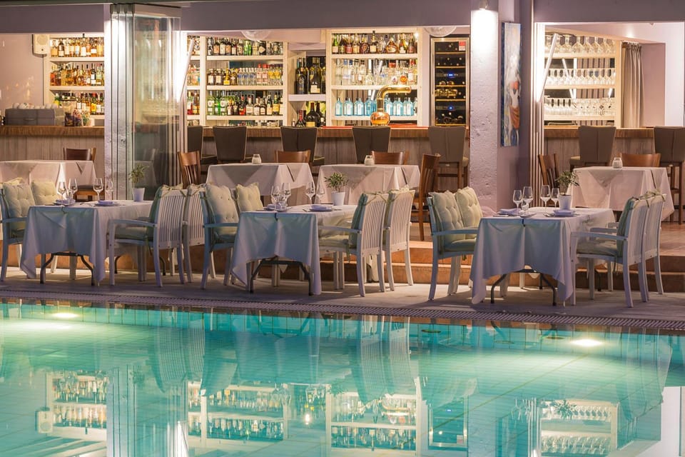 Lounge or bar