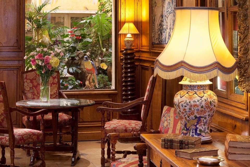 Lounge or bar