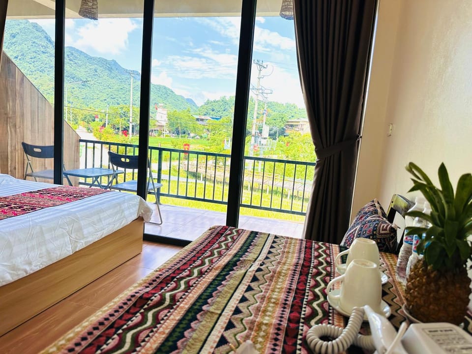View (from property/room), Balcony/Terrace, Photo of the whole room