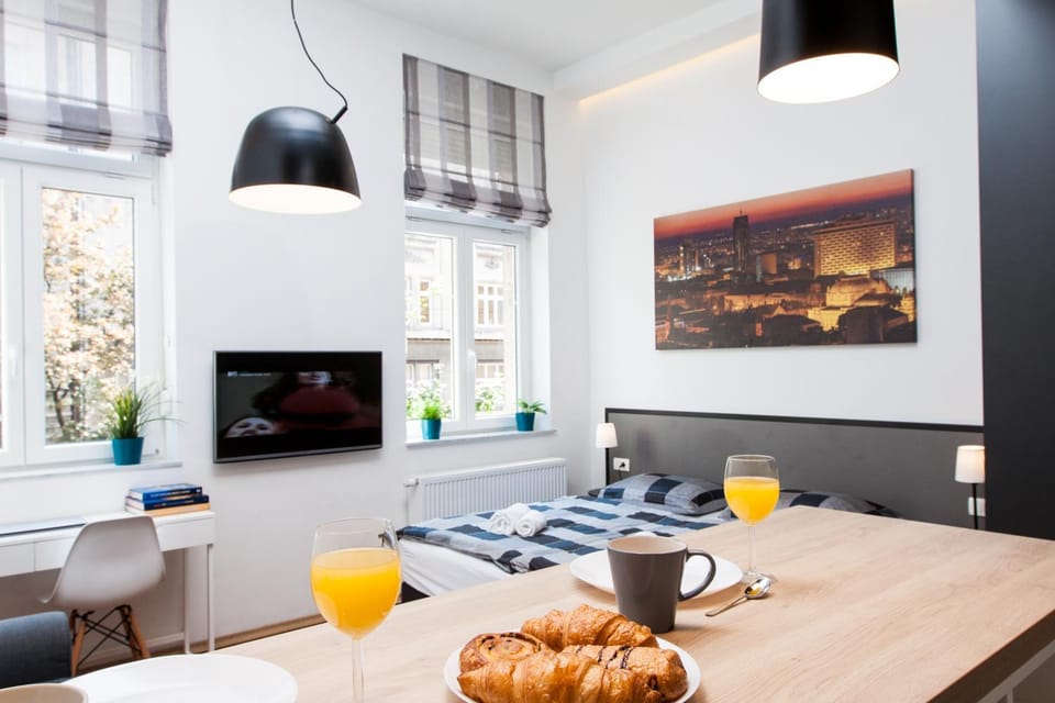 Living room, Dining area, Bedroom