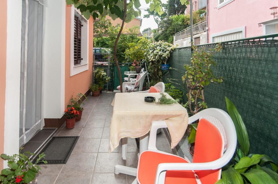 Patio, BBQ facilities, Balcony/Terrace