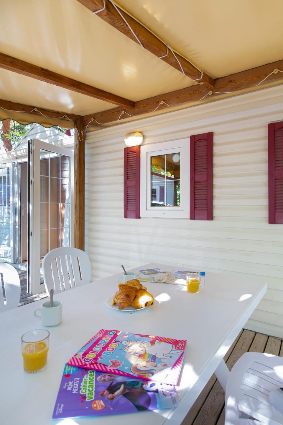 Camping La Pinède Campground/ 
RV Resort in Gréoux-les-Bains