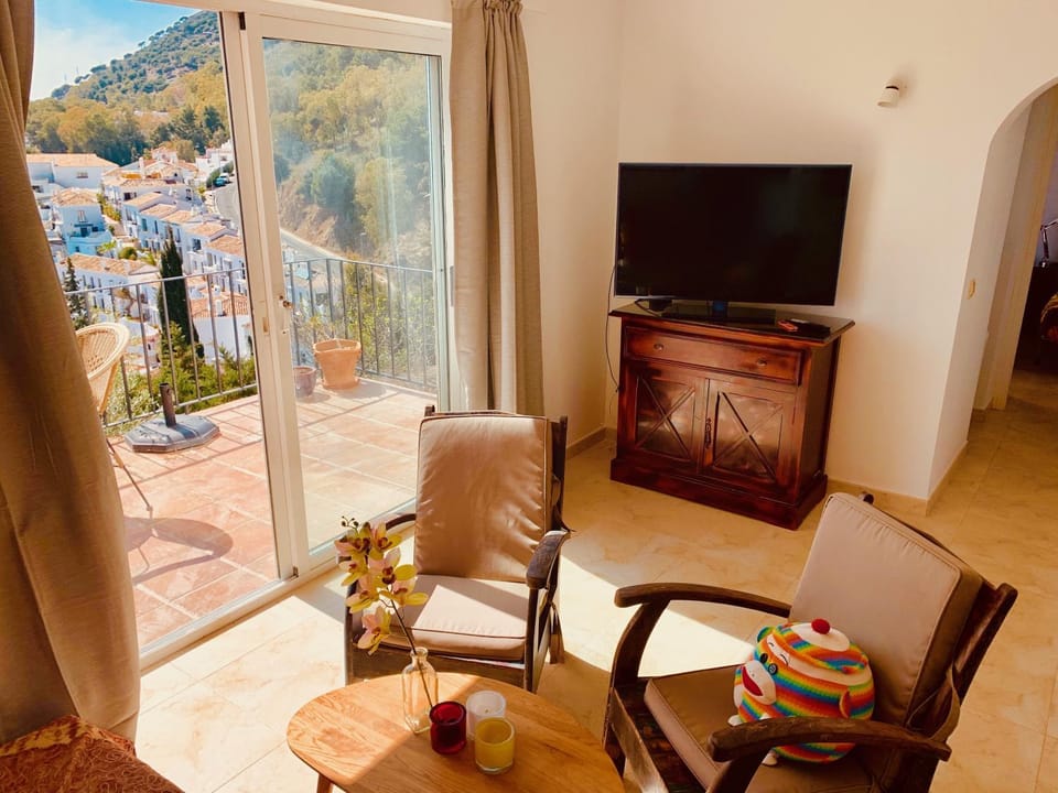 City view, Garden view, Lake view, Mountain view, Sea view