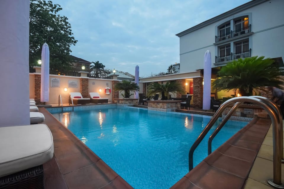 Swimming pool
