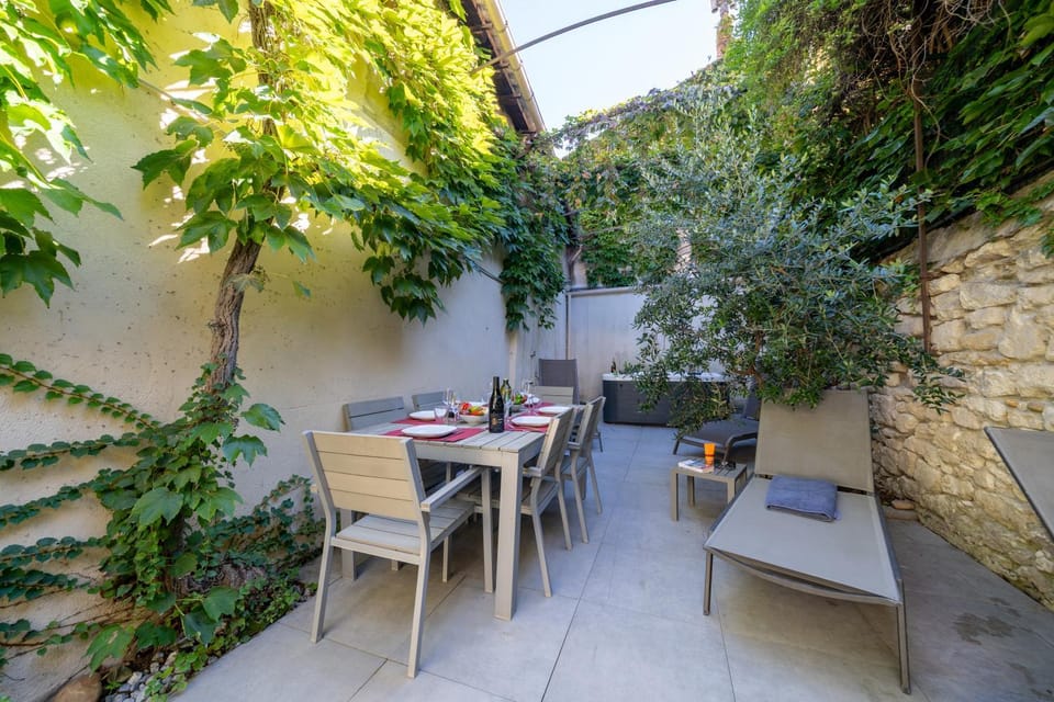 Patio, Garden, Dining area