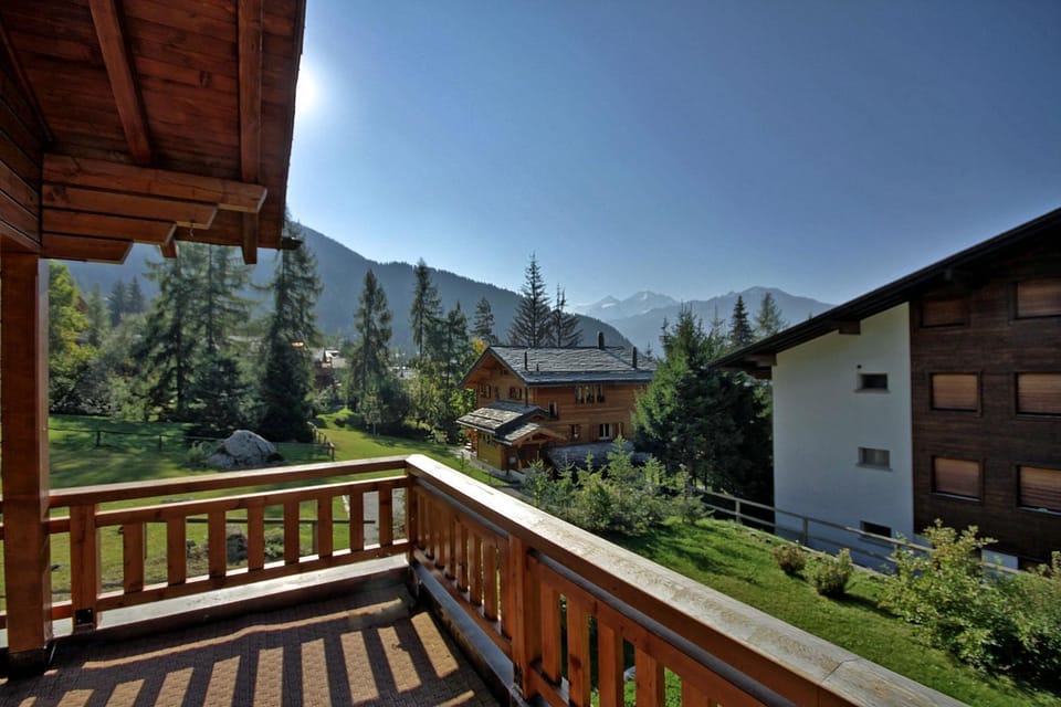 Balcony/Terrace, Mountain view