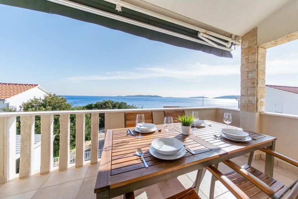 Seafront Suites Maja Apartment in Vis