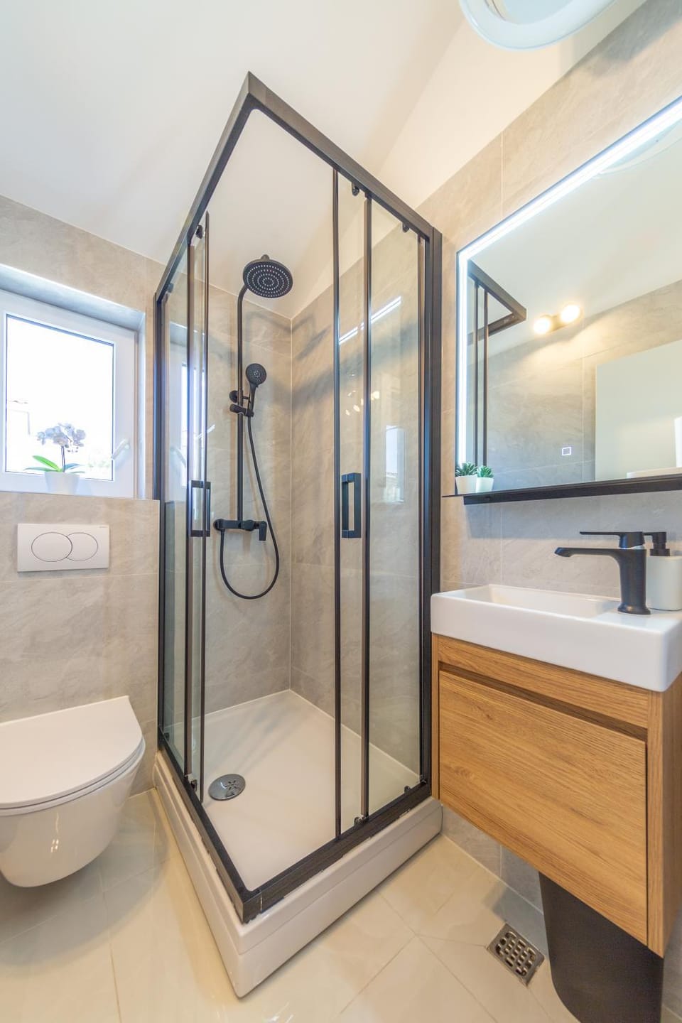 Seafront Suites Maja Apartment in Vis