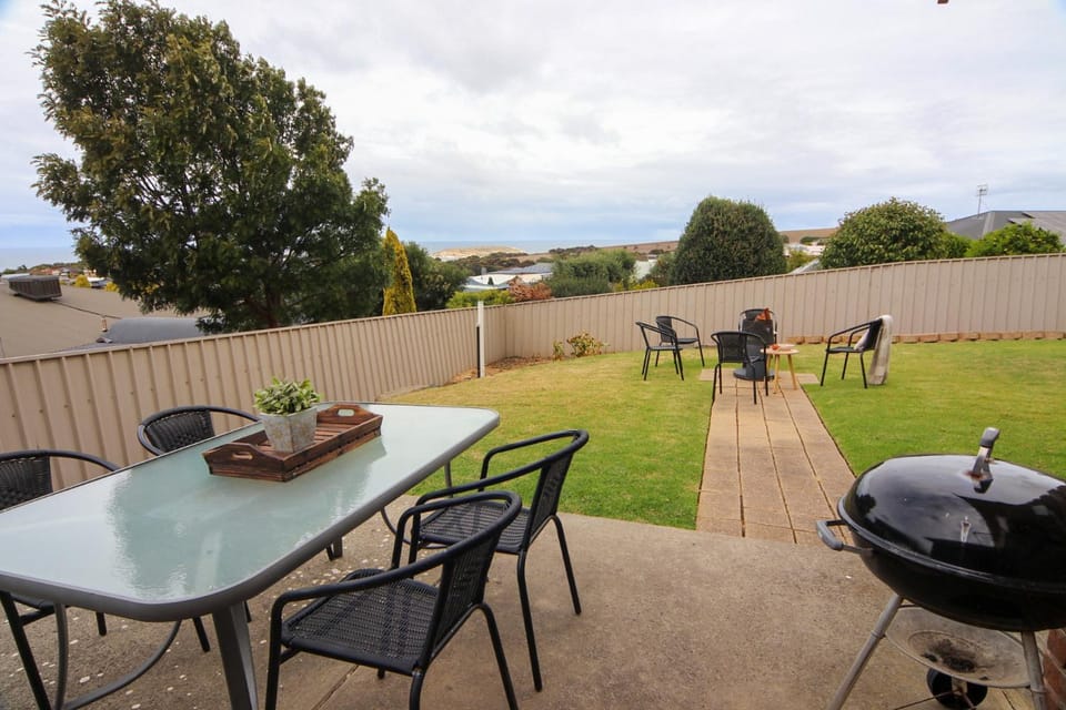 BBQ facilities, Garden, Seating area, Dining area, Garden view