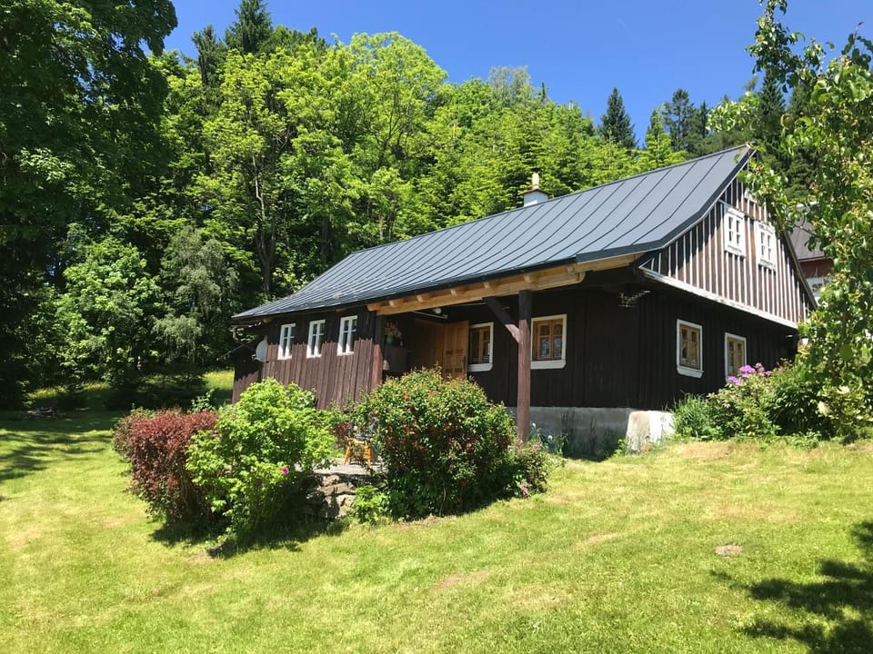 Chalupa Paseky Chalet in Lower Silesian Voivodeship