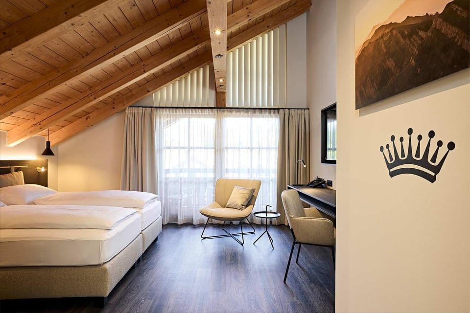 Bed, Balcony/Terrace, Photo of the whole room, Logo/Certificate/Sign, Bedroom