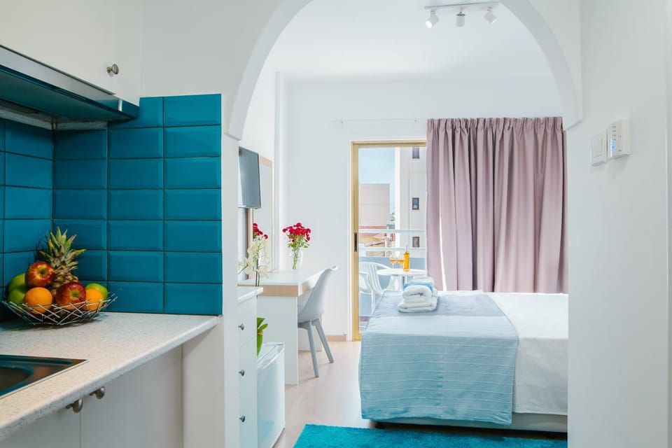 Bed, Kitchen or kitchenette