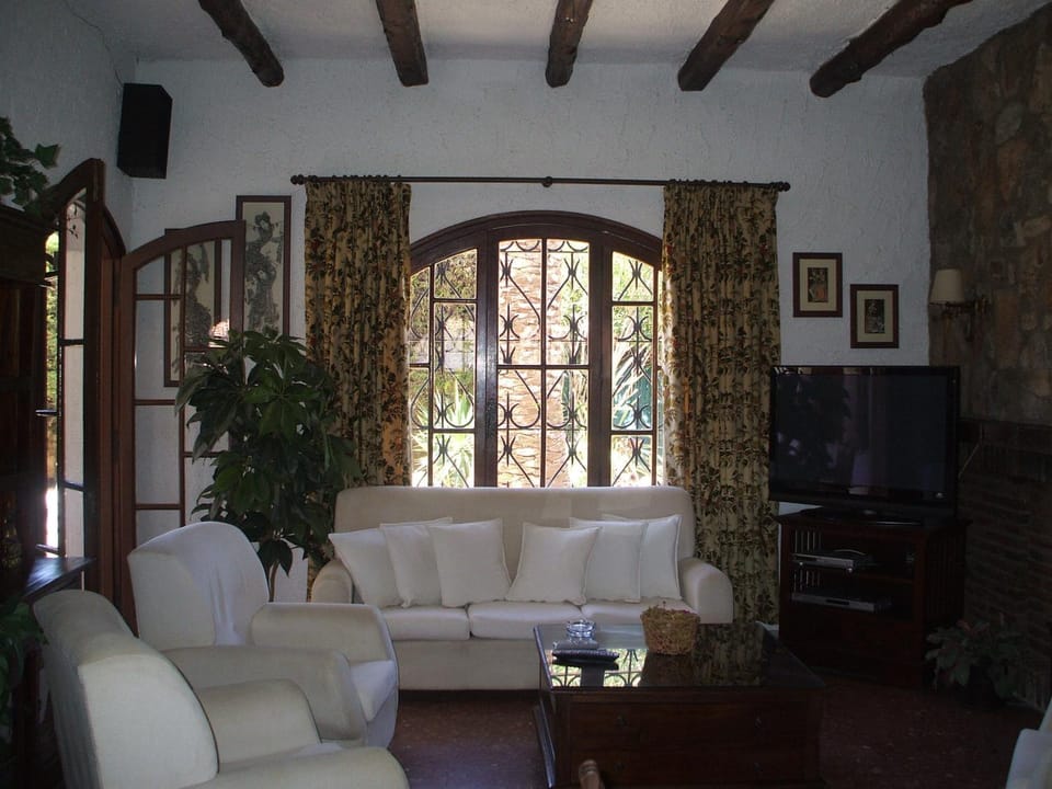 TV and multimedia, Living room, Dining area