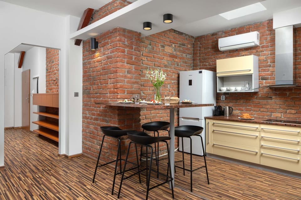 Seating area, kitchen