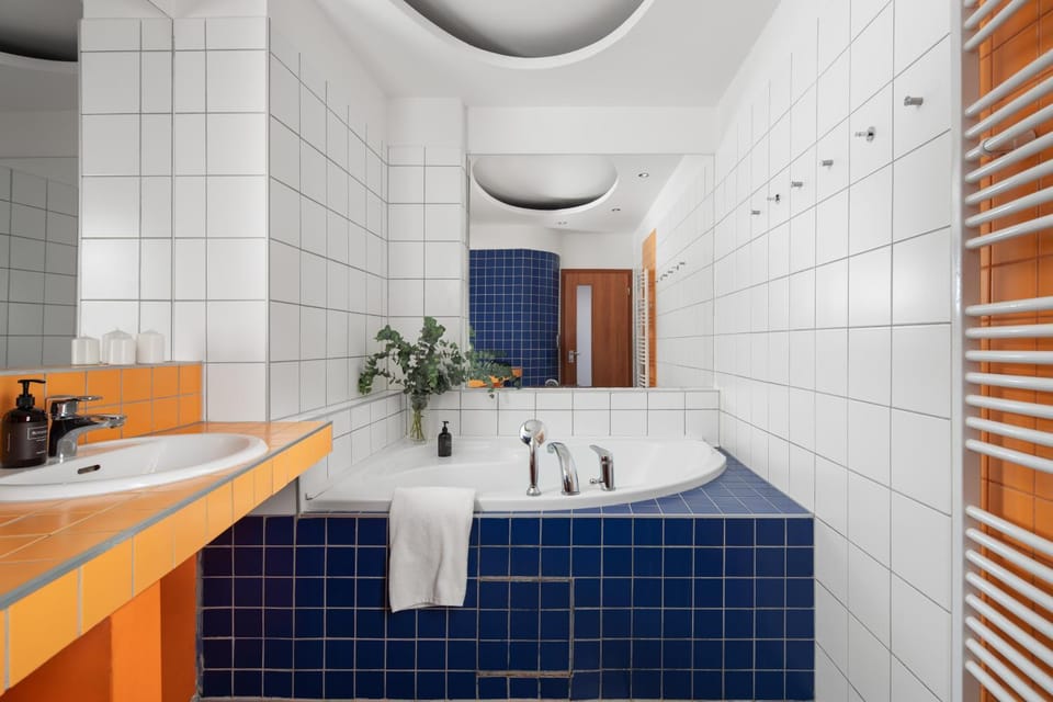 Bathroom, Bath