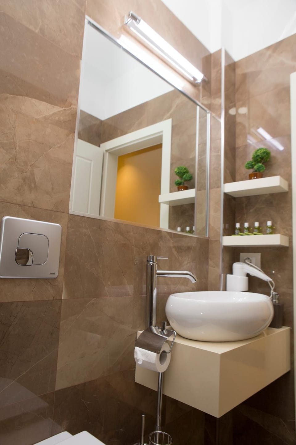 Bathroom, Decorative detail