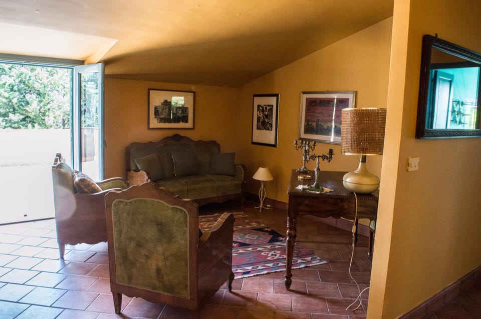 Communal lounge/ TV room