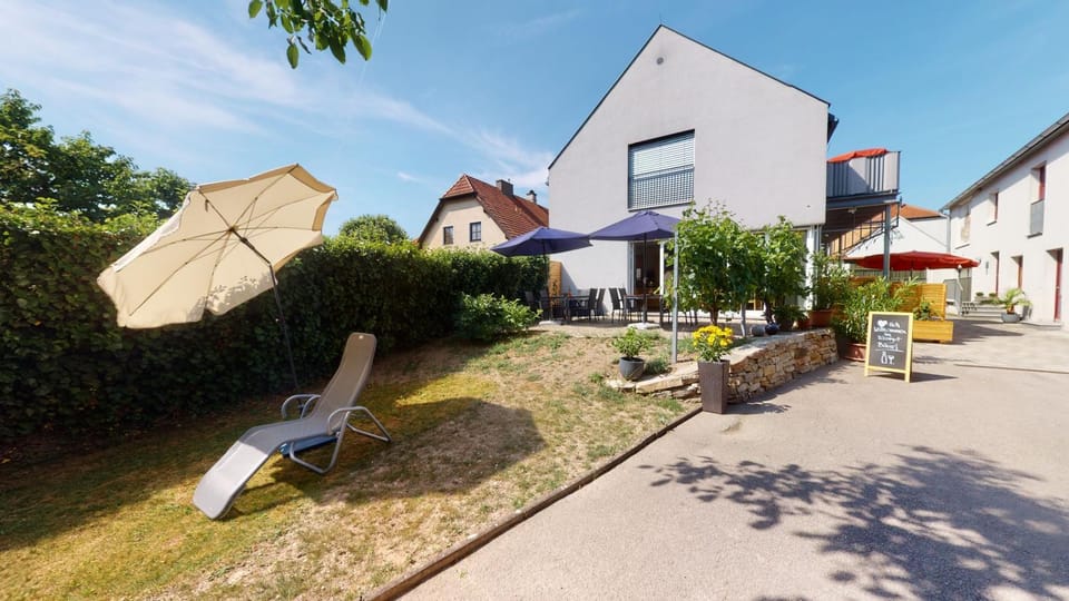 Property building, Patio, Garden