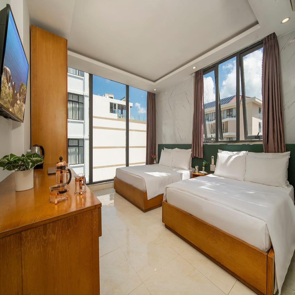 Communal lounge/ TV room, Bed, TV and multimedia, Photo of the whole room, Bedroom