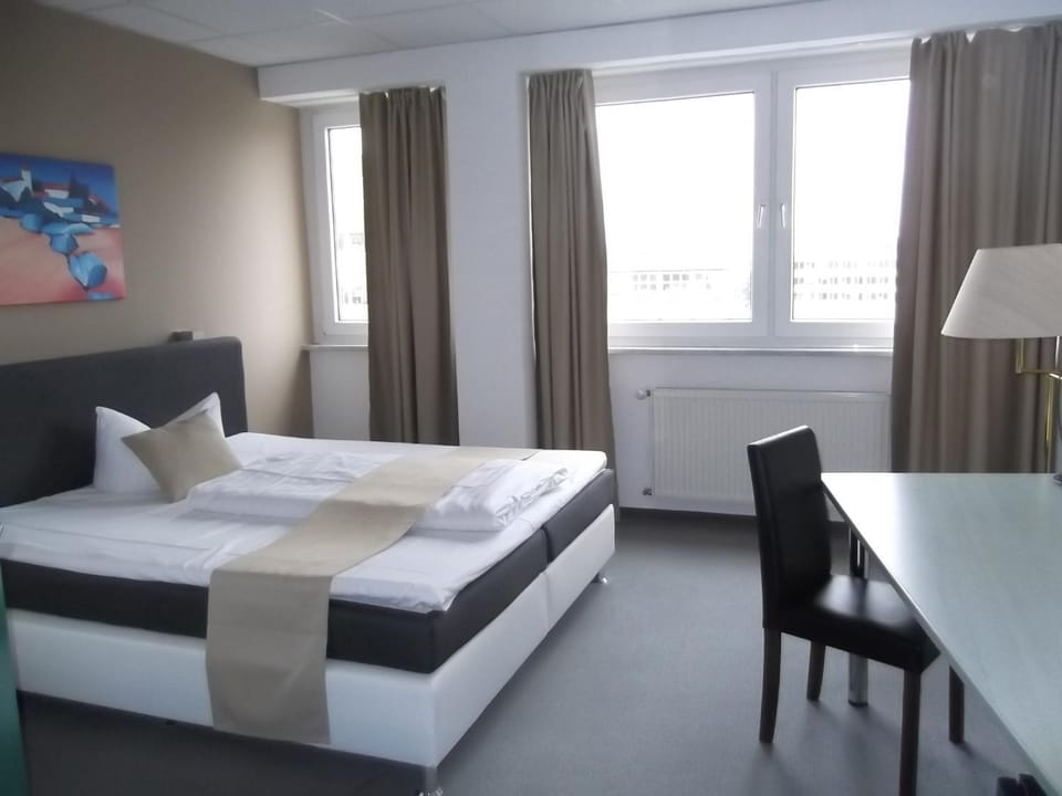 Day, Photo of the whole room