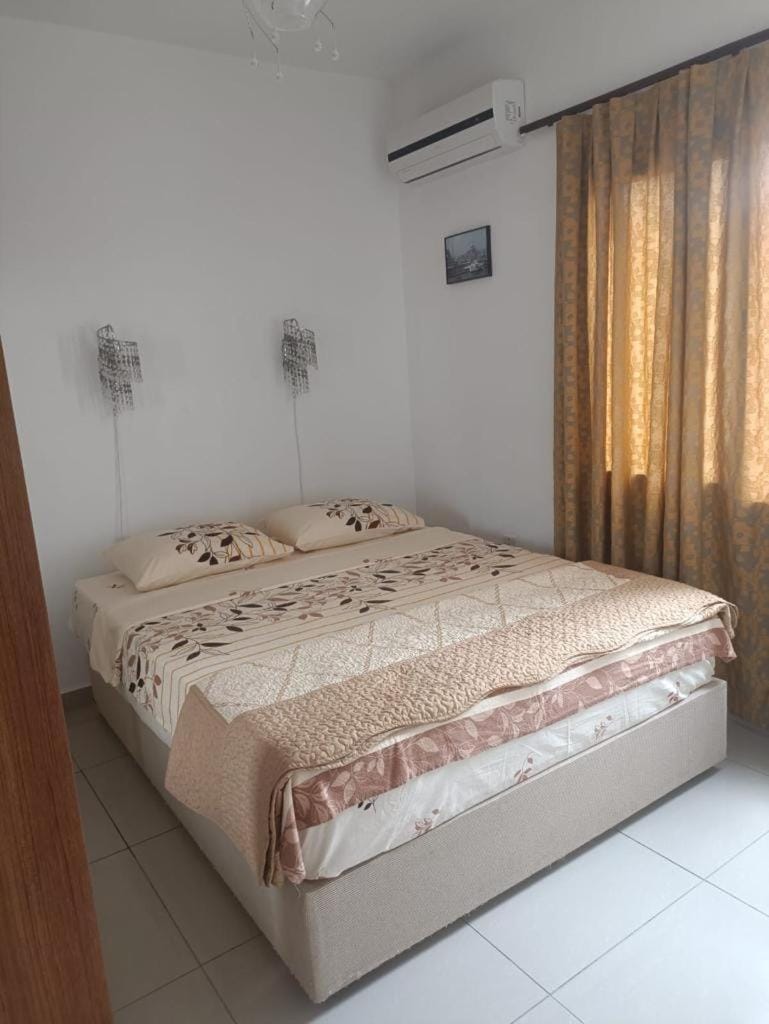 Bed, Bedroom, air conditioner