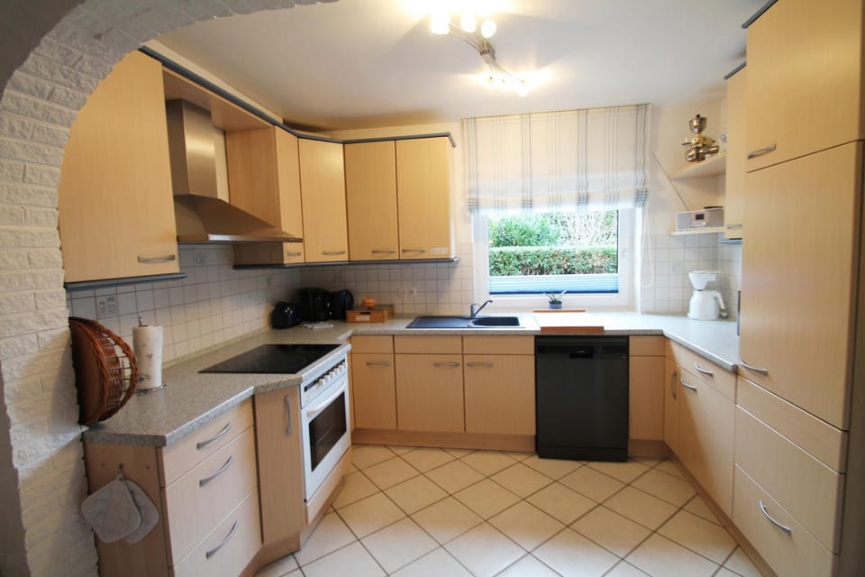 Coffee/tea facilities, Kitchen or kitchenette