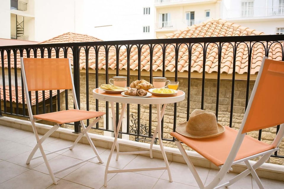 Erika's Oasis - Stylish Gem inthe Heart of History House in Messenia