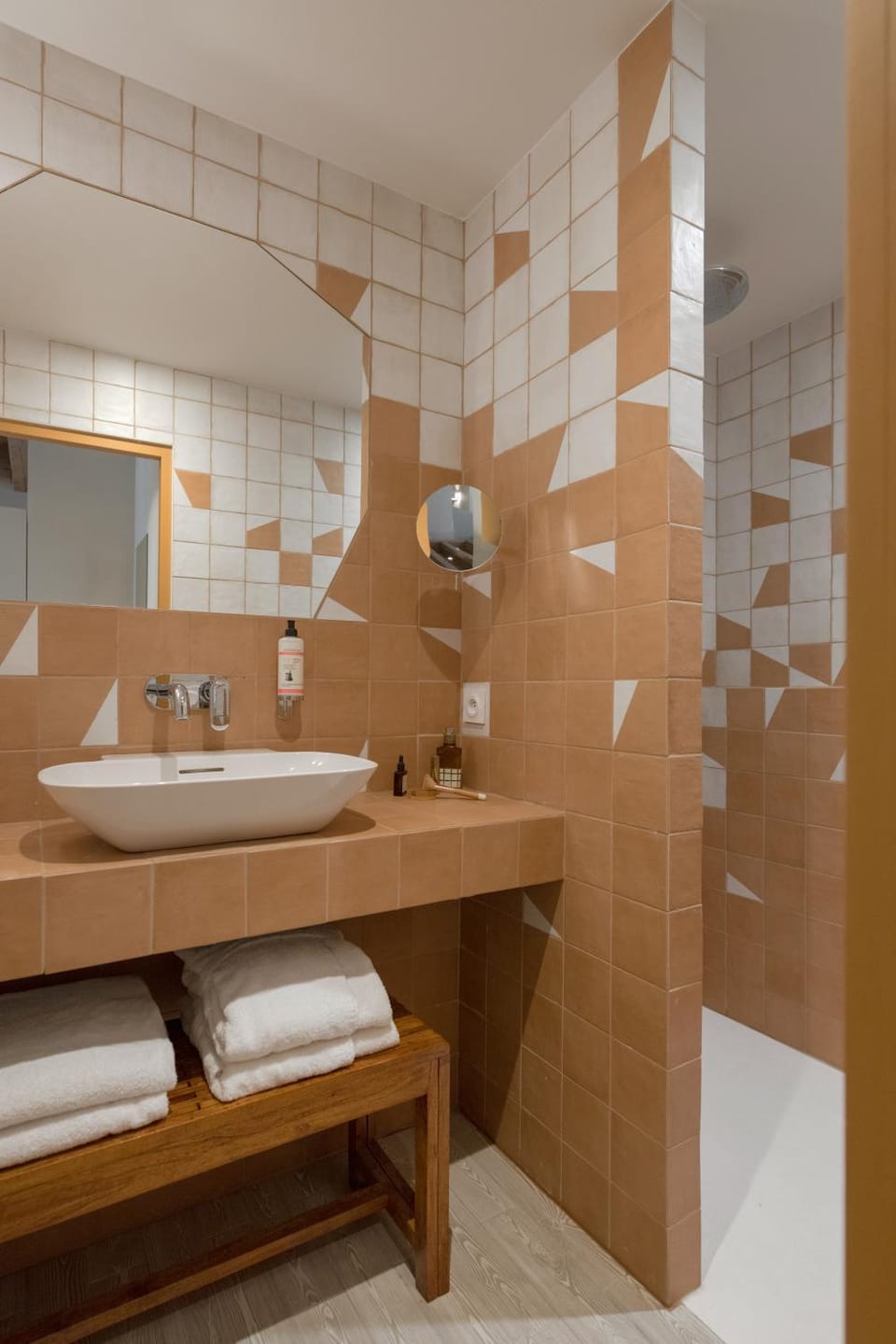 Shower, Bathroom, hair dryier, towels