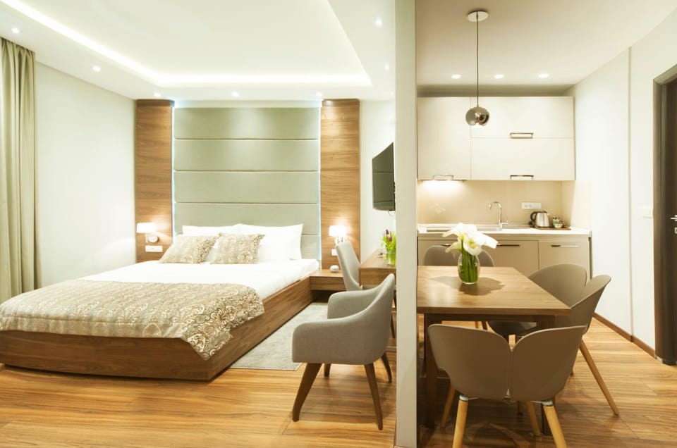 Kitchen or kitchenette, bunk bed