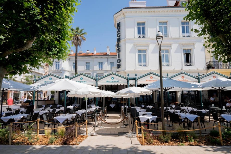 Property building, Restaurant/places to eat