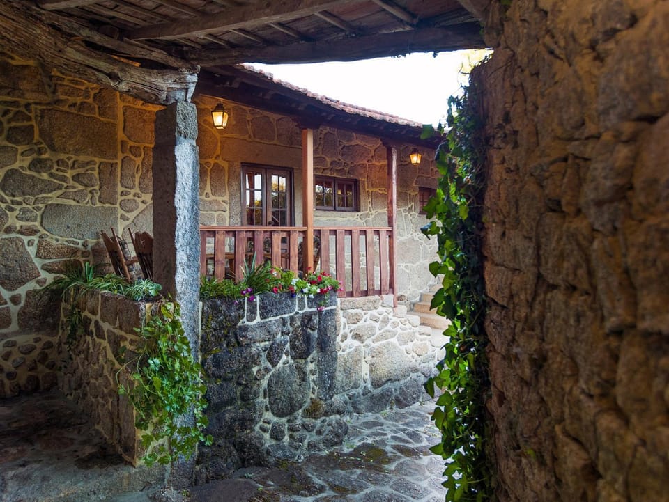 Facade/entrance, Balcony/Terrace, Dining area