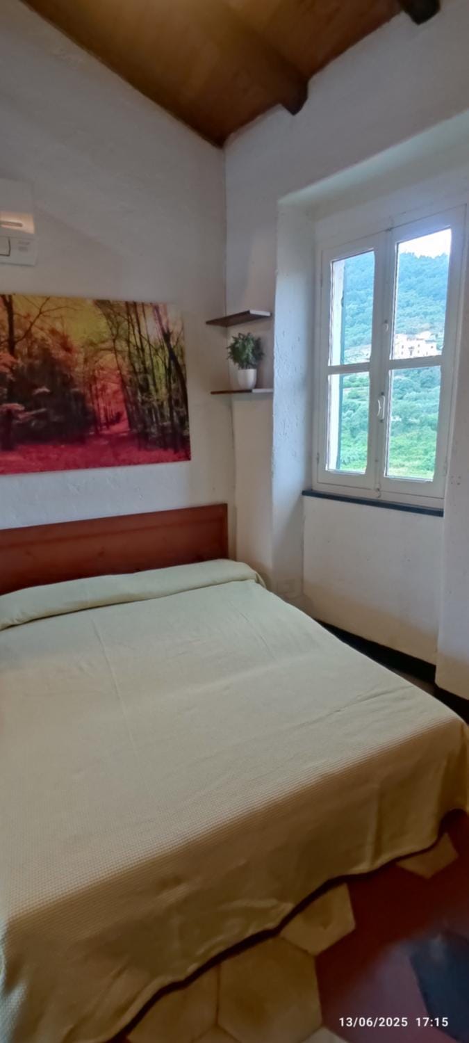 Bike NIGHT-bike friendly, cozy loft, Finale Ligure Apartment in Liguria