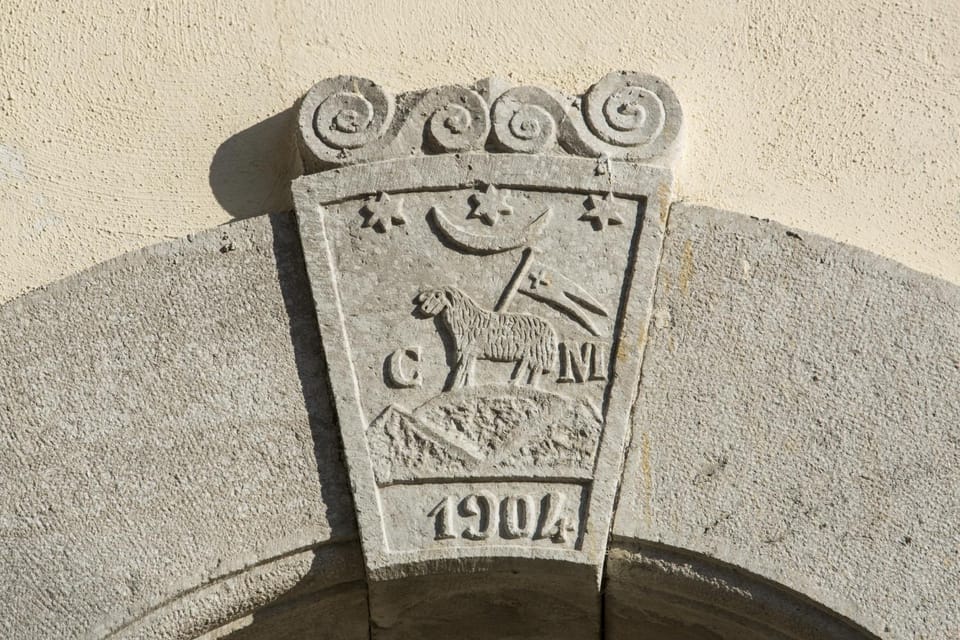 Property logo or sign