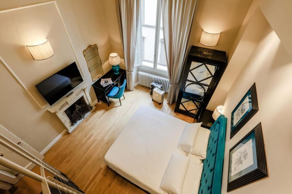 Bed, TV and multimedia, Photo of the whole room, Bedroom, oven, safe, wardrobe