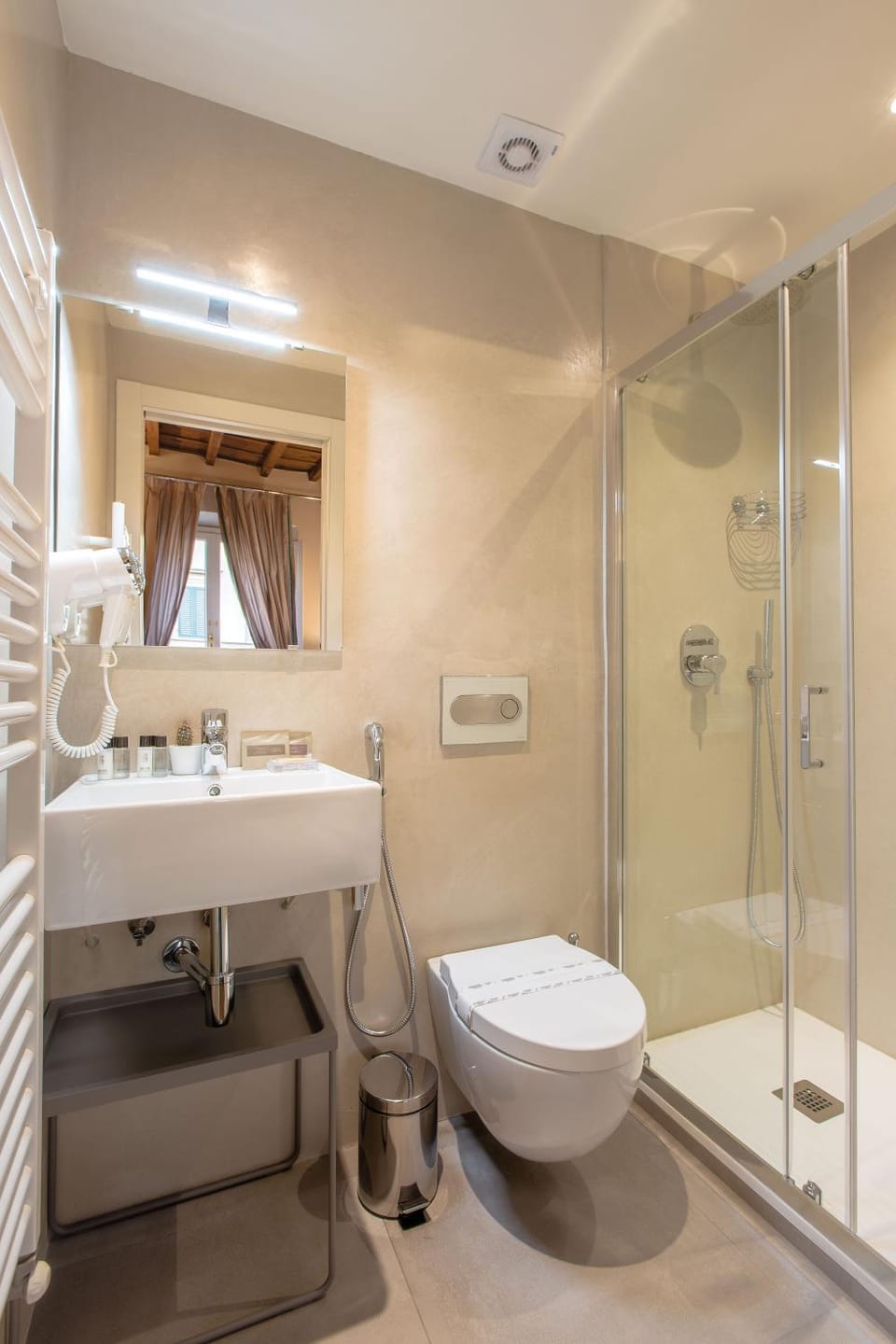 Shower, Toilet, Bathroom, internet, towels