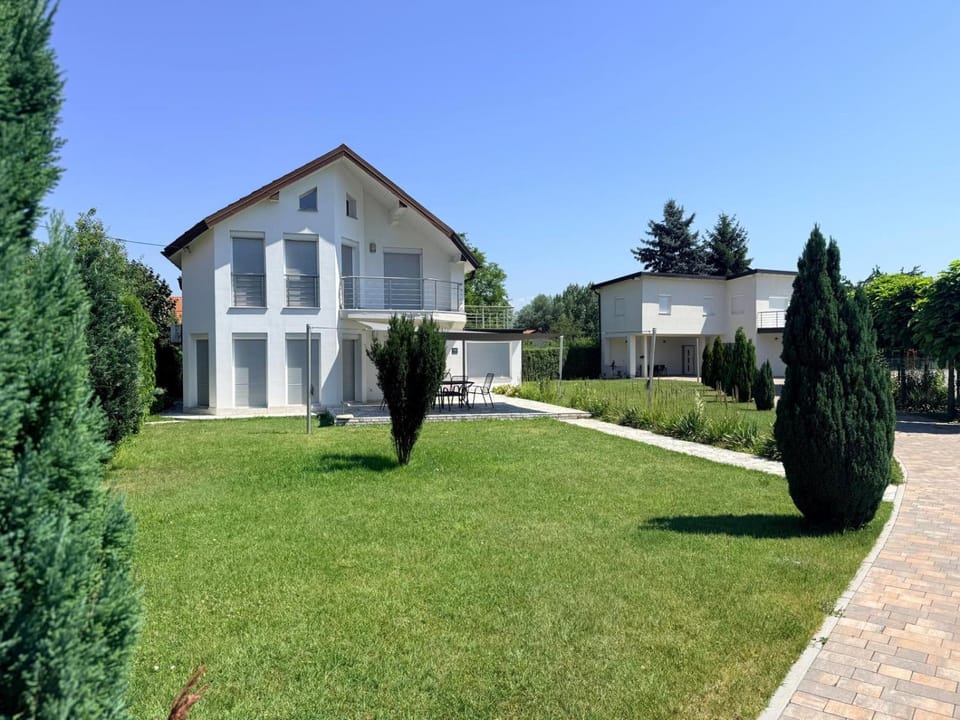 Property building, Garden view