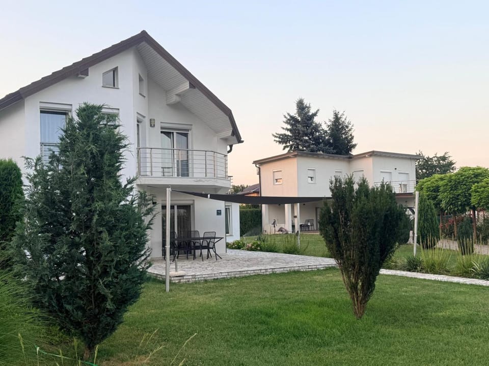 Property building, Garden