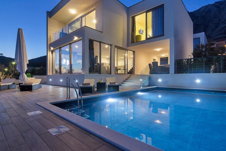 Balcony/Terrace, Swimming pool