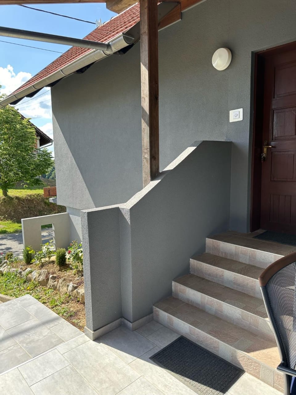 Facade/entrance