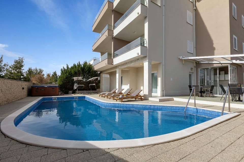 Apartments Lujnovic Apartment in Makarska