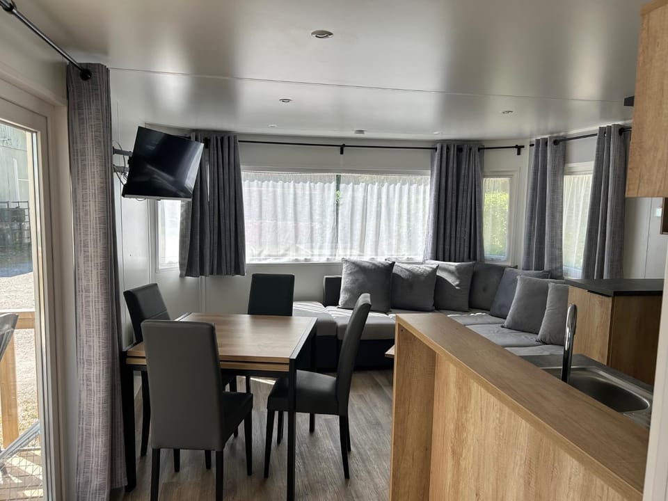 Camping de Contrexeville Campground/ 
RV Resort in Vosges